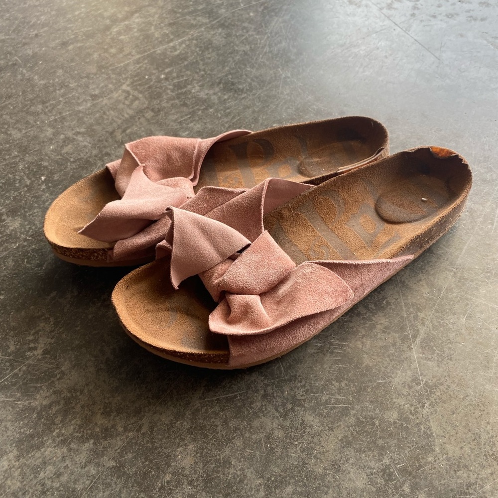 Mauve sandals